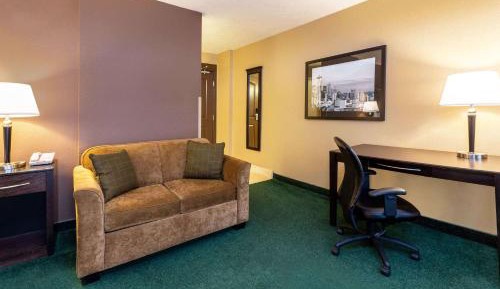 Queen Room - Mobility Access/Non-Smoking