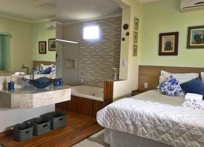 Deluxe Suite with Spa Bath