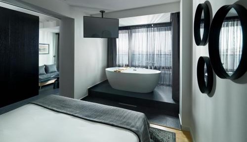 Premium Suite