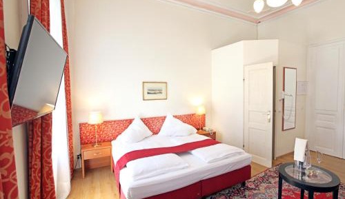 Large Double or Twin Room