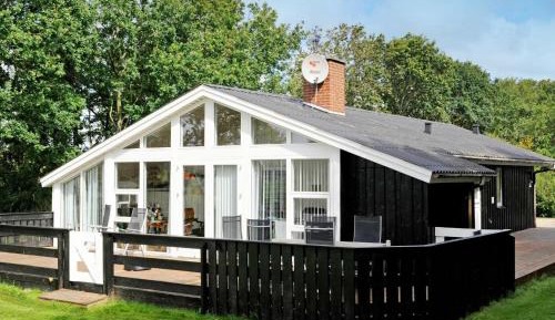 Four-Bedroom Holiday Home