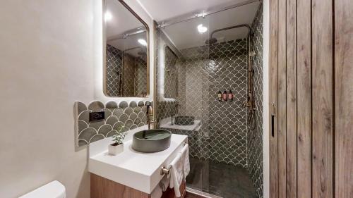 Deluxe Double Room with Bath