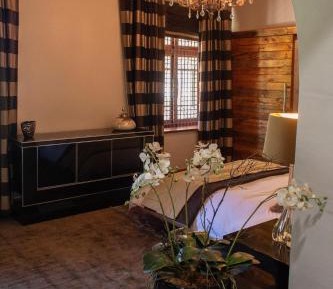 Queen Room with Garden View