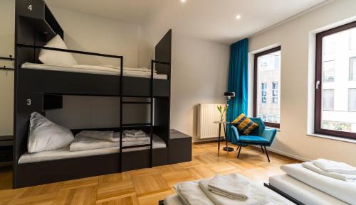 Single Bed in Mixed Dormitory Room