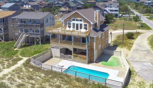 Six Bedroom Holiday Home