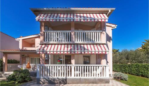 One-Bedroom Holiday Home