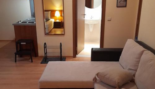 Deluxe Studio
