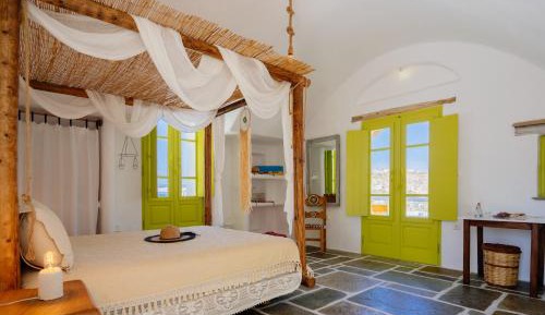 Studio with Balcony