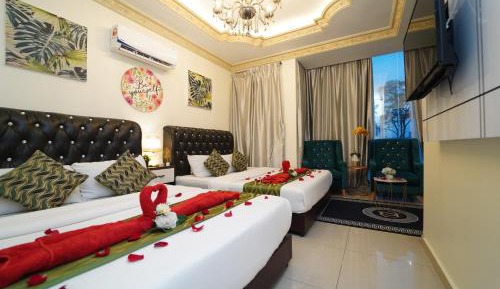 Deluxe Family Room