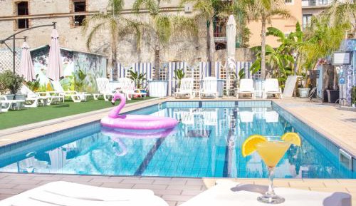 Deluxe Double or Twin Room with Pool Access