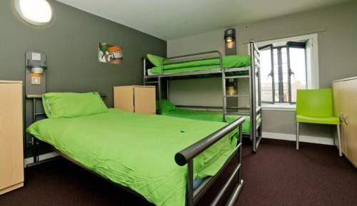 Dormitory Room (6 Adults)