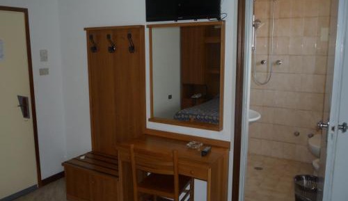 Double or Twin Room - Single Use