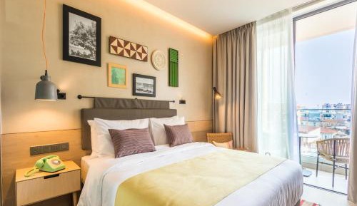 Standard Queen Room
