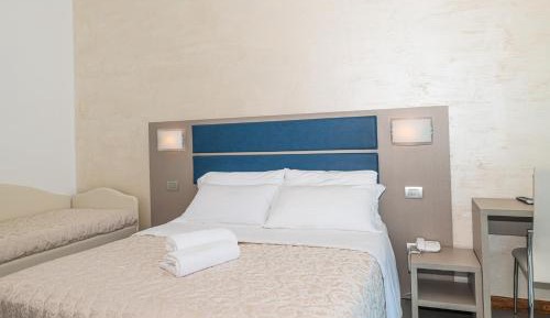 Large Double or Twin Room