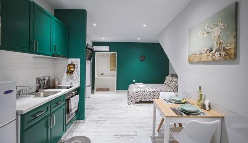 Studio Apartment