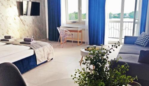 Apartment with Lake View