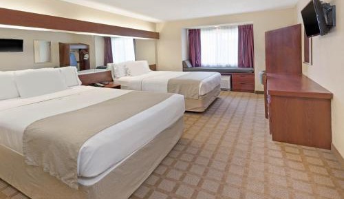Deluxe Queen Room with Two Queen Beds - Disability Access - Non-Smoking