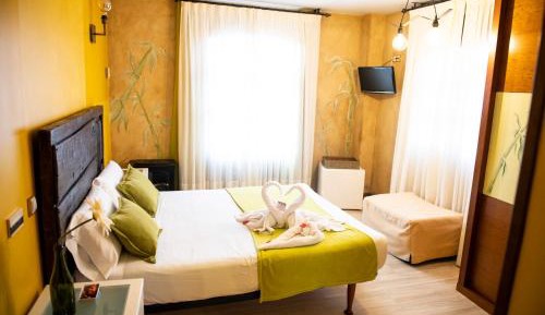Double Room with Hydromassage Bath and Balcony