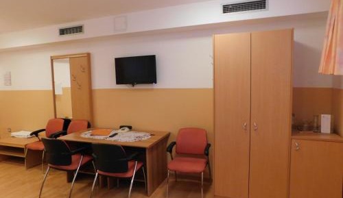 Economy Quintuple Room with Shared Bathroom - Basement