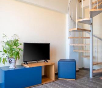 Studio with Balcony