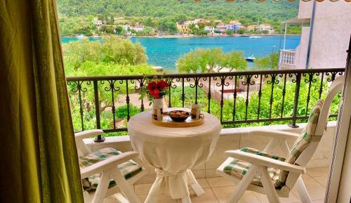 Deluxe Two Bedroom Apartment with Sea View