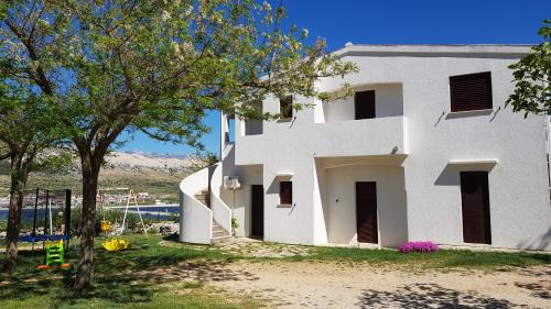 Two-Bedroom Apartment with Terrace & Sea View 