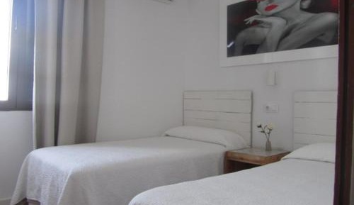Twin Room with Private Bathroom