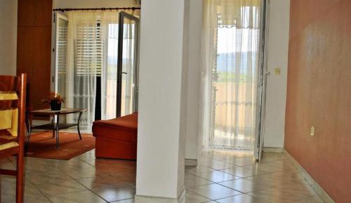 Comfort One-Bedroom Apartment with Balcony