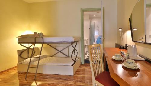 Family Queen Room