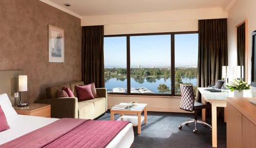 Standard King Room with Lake View