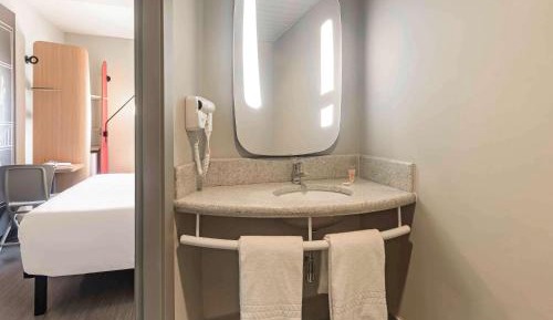 Standard Apartment with One Double Bed