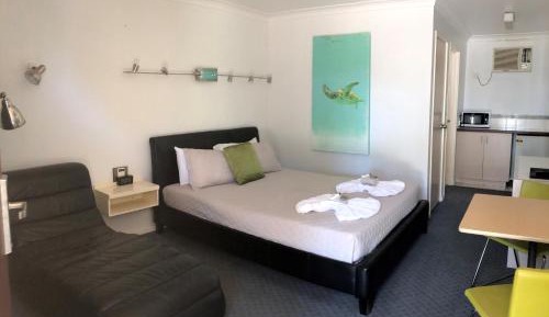 Standard Queen Room