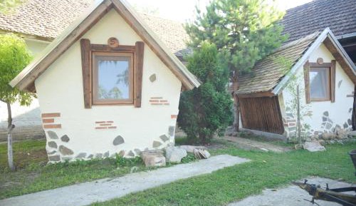 Bungalow with Garden View