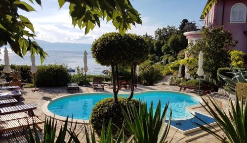 Two-Bedroom Apartment with Terrace and Sea View
