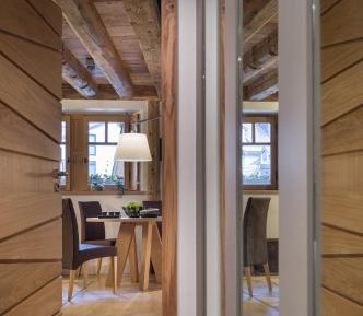 Triplex Apartment with Fireplace and Spa Shower