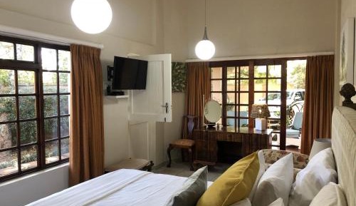 Deluxe King Suite