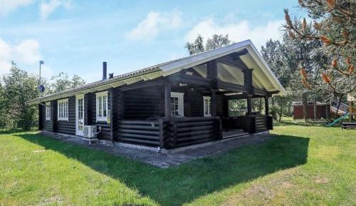 Four-Bedroom Holiday Home