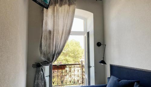Apartment - Split Level with Balcony