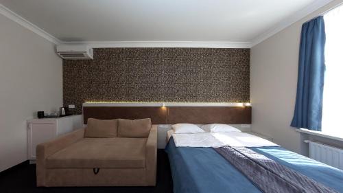 Double or Twin Room with Extra Bed