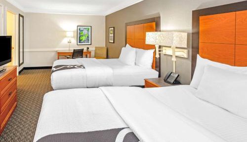 2 Double Beds, Mobility Accessible Room, Bathtub w/ Grab Bars, Non-Smoking