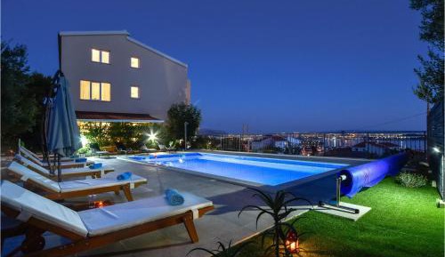 Nine-Bedroom Holiday Home