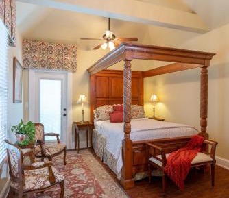 Queen Room