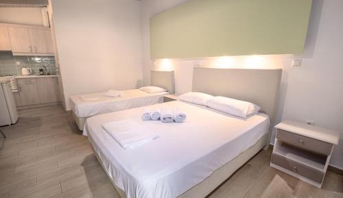 Studio (2 Adults)