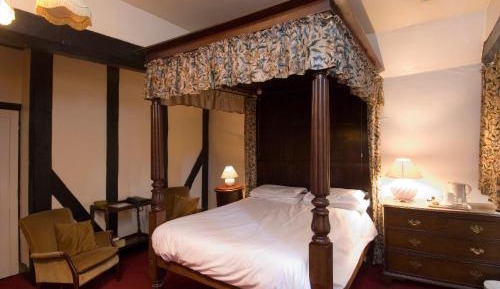 Four Poster Room