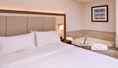 King Suite with Spa Bath