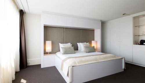 King Suite with City View