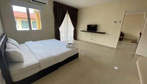 Deluxe Queen Room