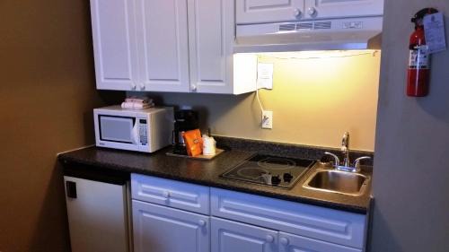 Two Queen Beds with Kitchenette