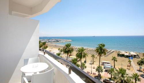 Double or Twin Room with Sea View
