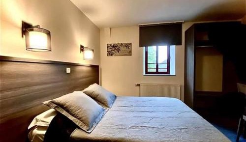 Double Room with Toilet on the Landing